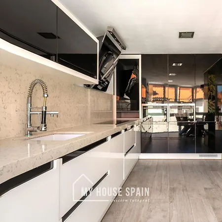 Myhousespain - Espacioso Piso Con Parking *